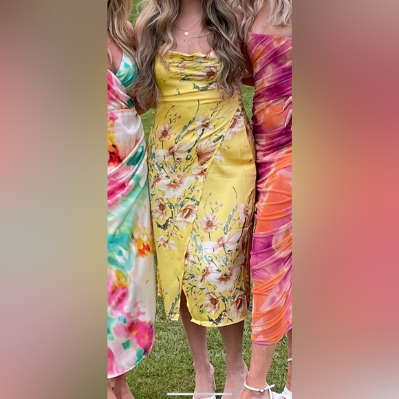 Lulu’s Yellow Floral Dress - Picture 5 of 6